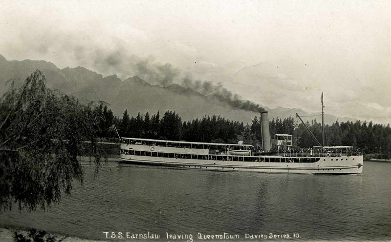 T.S.S Earnslaw leaving Queenstown