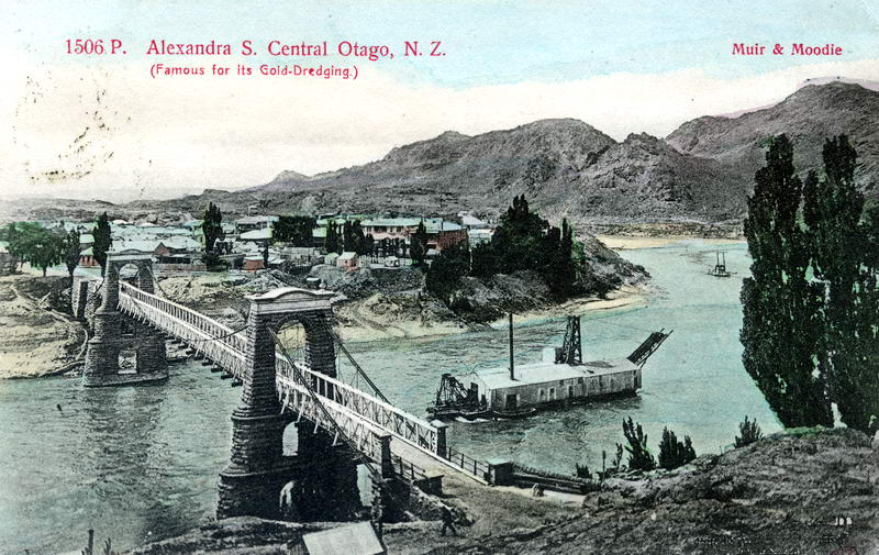 Alexandra S Dredge